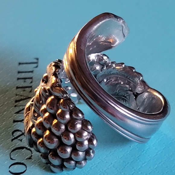 1890 Tiffany & Company Blackberry Spoon Ring in Sterling Silver # 87 Size 6.5-7 - Picture 10 of 13